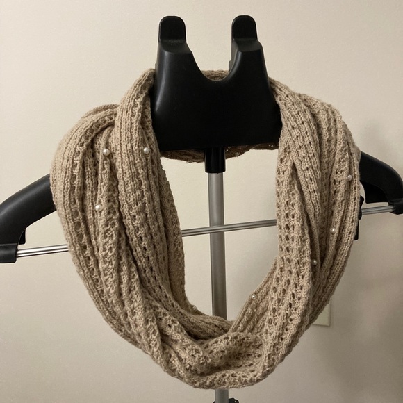 Scarf - Picture 1 of 2